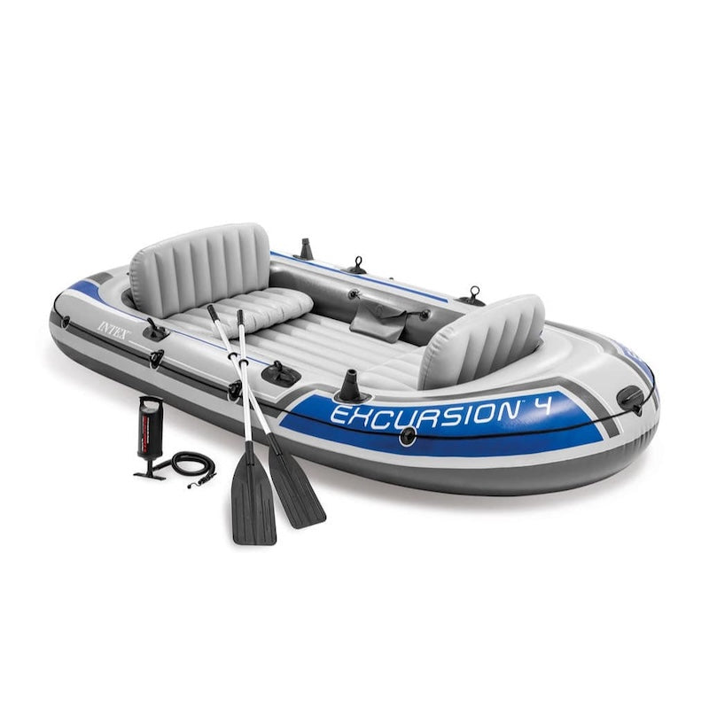Inflatable boat with seats, oars and an air pump combo on a white background.